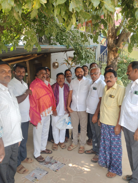 నేషనల్ హ్యూమన్ రైట్స్ అధ్యక్షుడు కావాడి రవీంద్రను జయ చంద్ర రెడ్డి సత్కరించారు
